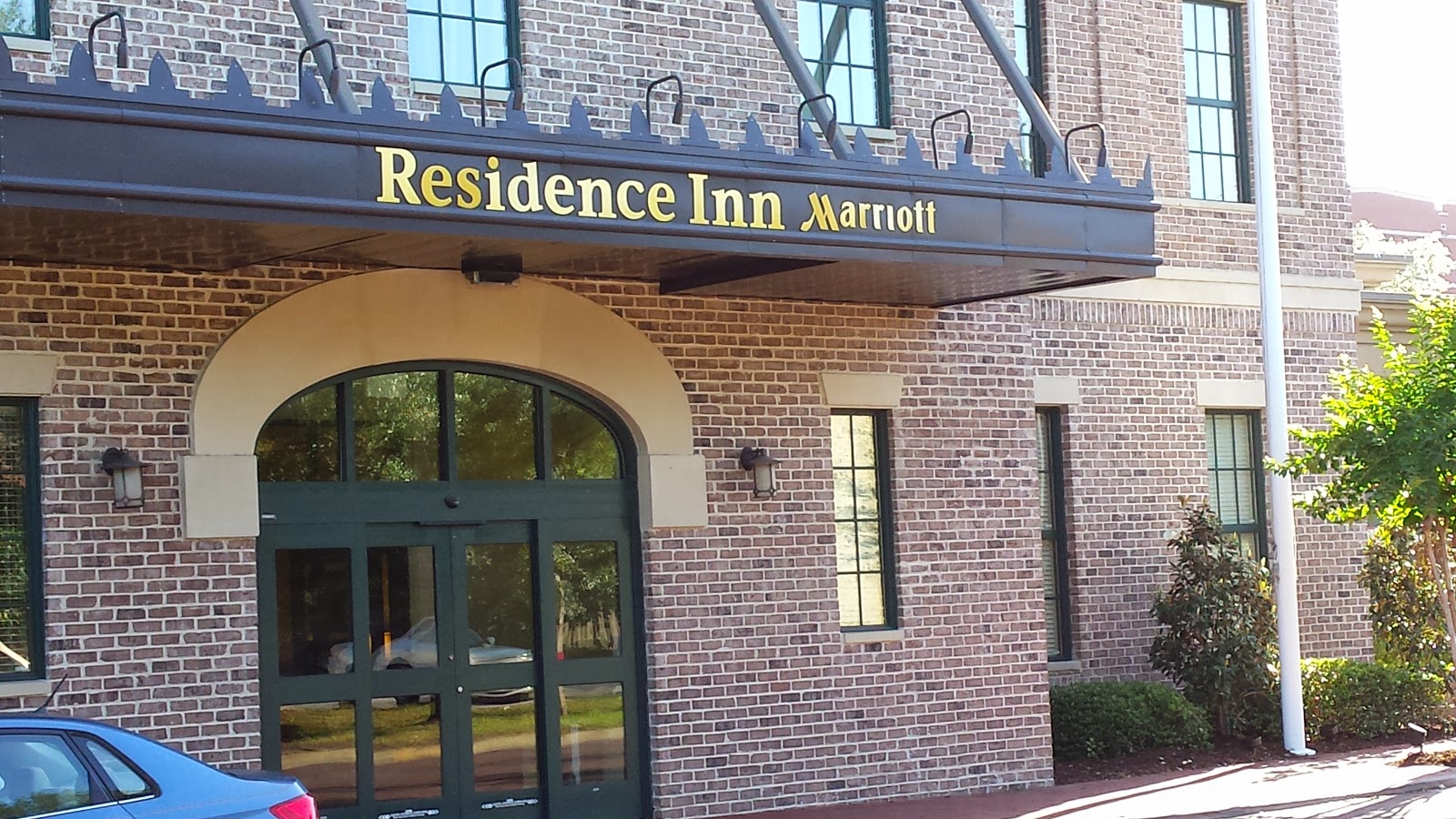 The HappiTraveler Residence Inn Savannah Downtown/Historic District