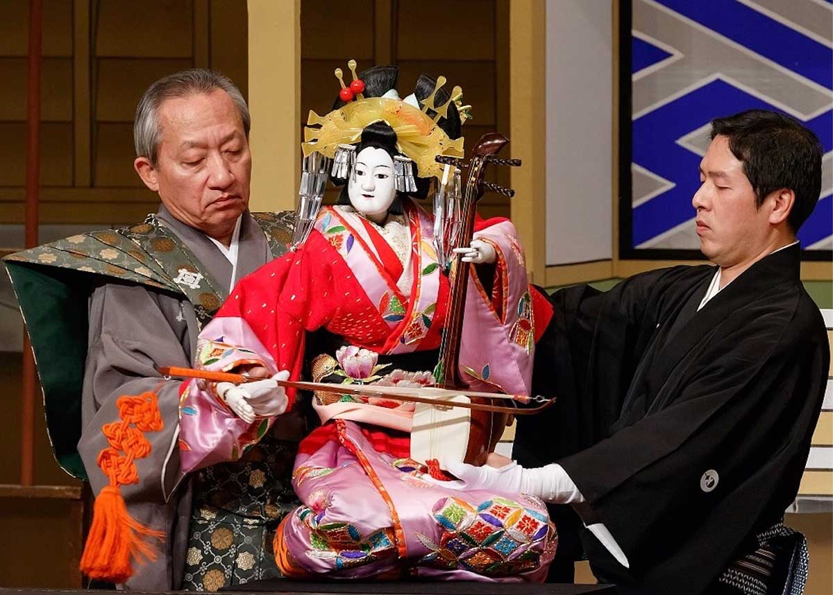 What is Bunraku? How to Enjoy Japanese Puppet Theater